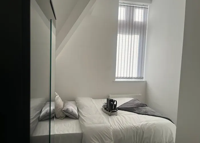 Charming 1 Bedroom Apartment In The Heart Of Manchester Close To Manchester City Centre And Etihad Stadium