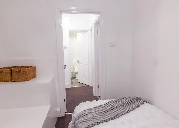 Spacious & Cosy Holiday Home In